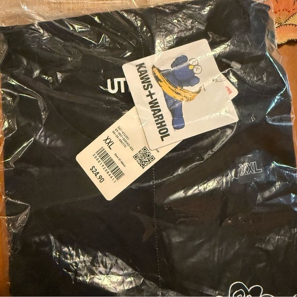 New In Bag Uniqlo Kaws Andy Warhol Graphic Robot Print T-Shirt Black White XXL - Picture 5 of 5